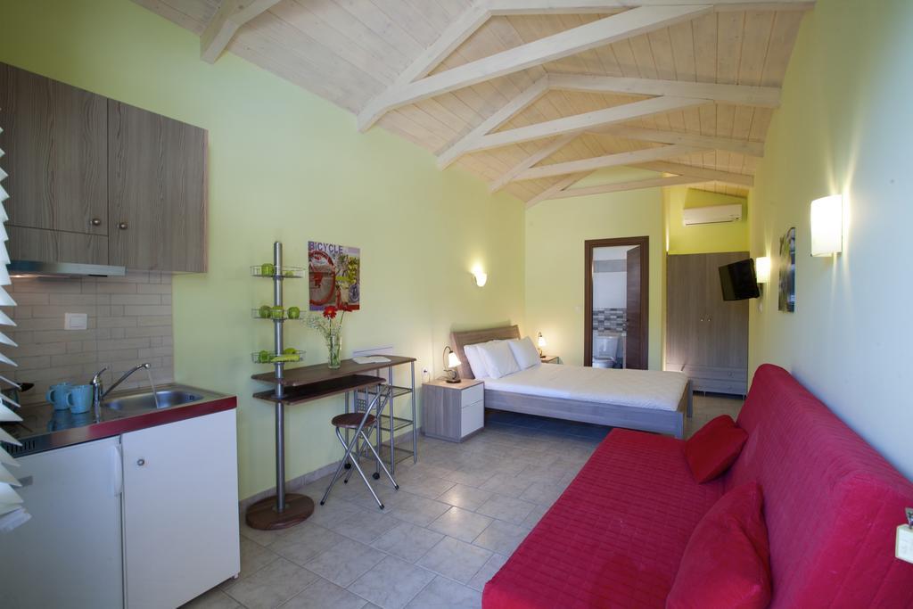 Pantheon Villas Áyios Nikítas Exterior photo