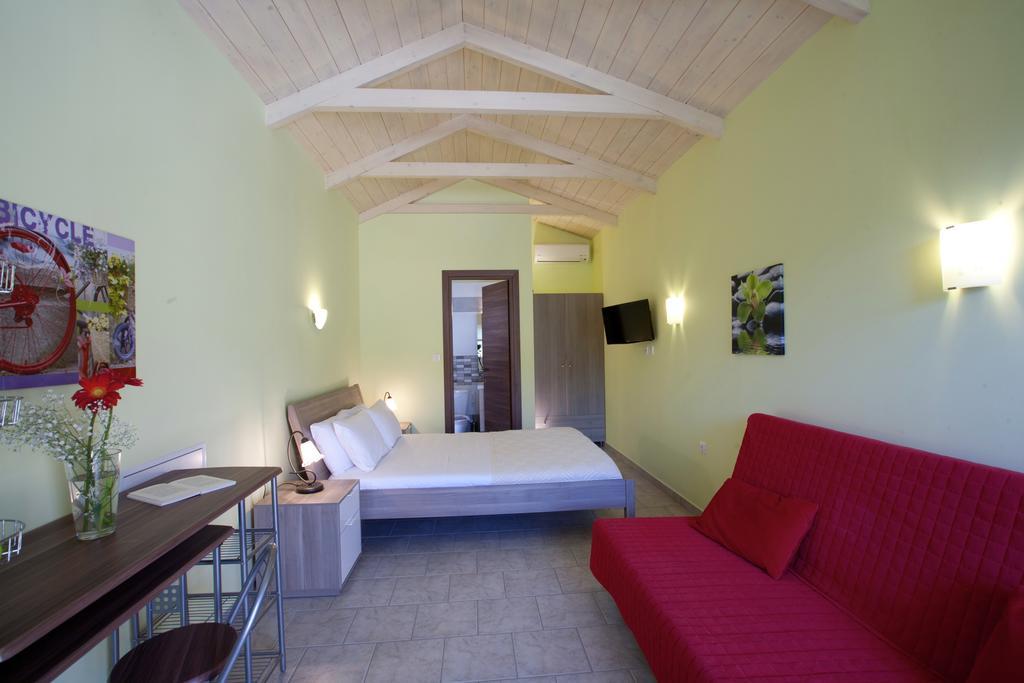 Pantheon Villas Áyios Nikítas Exterior photo
