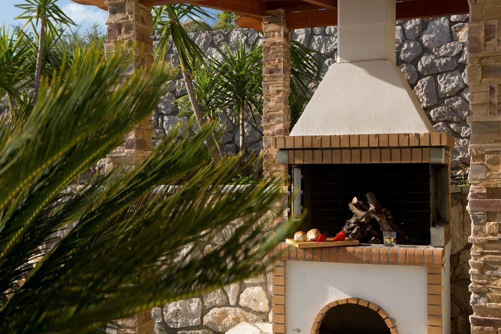 Pantheon Villas Áyios Nikítas Exterior photo
