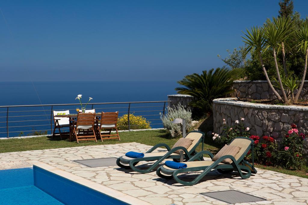 Pantheon Villas Áyios Nikítas Exterior photo